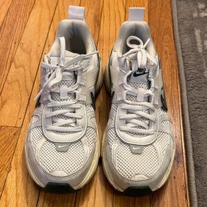 Nike V2K Run Women’s Sneakers